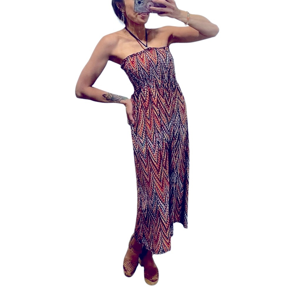 🚨𝐂𝐋𝐄𝐀𝐑𝐎𝐔𝐓 𝐒𝐀𝐋𝐄🚨𝐂𝐀𝐑𝐄𝐍 𝐒𝐏𝐎𝐑𝐓 Multi coloured Chevron Maxi Dress